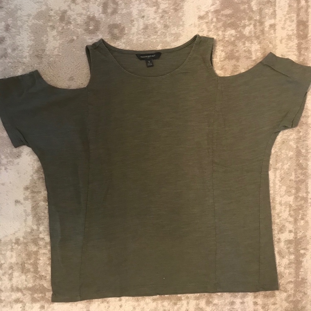 Cold-shoulder Banana Republic Tee